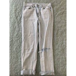 American Eagle Mom Jeans Light Wash